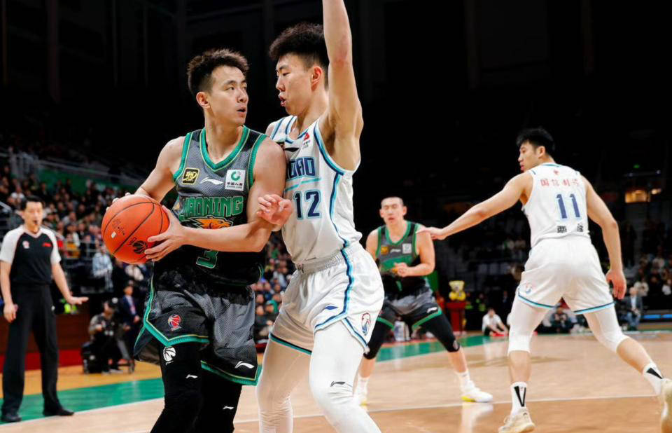 辽宁男篮力克青岛，全队发挥稳定
